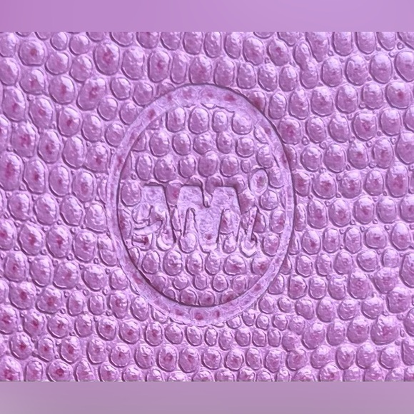 AMI Lizard Pebbled Leather Envelope Pink - Picture 3 of 11